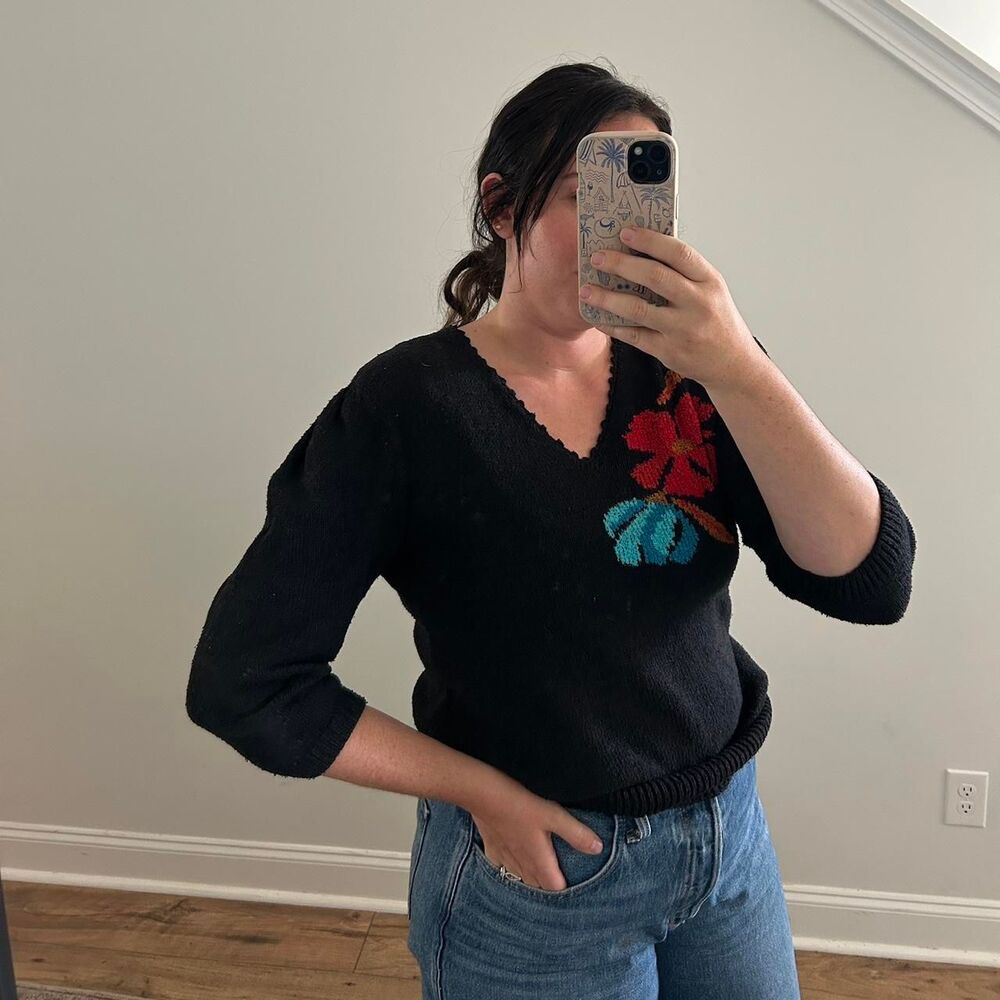 Vintage black floral embroidered sweater - Size L